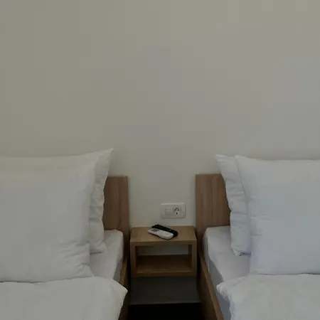 Hostel Prenociste Cma *
